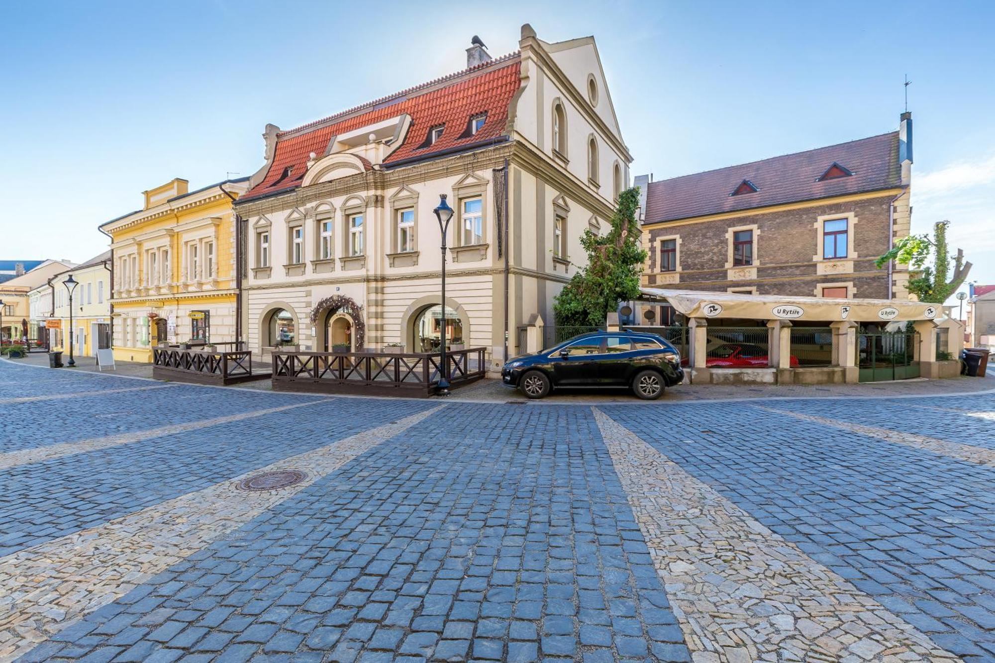 Hotel U Rytire Mělník 外观 照片